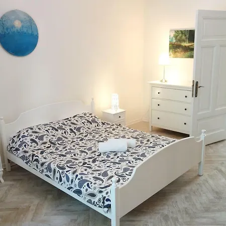 Silencio Apartament 600m Plaza 아파트 소포트